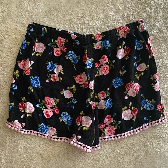 Embellished Boho Floral Shorts - Picture 4 of 4